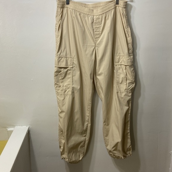 Uniqlo Pants - UniQLOl,Women’s ,Cream, Long, Cargo Pants With Elastic Ankle.Size-Large.